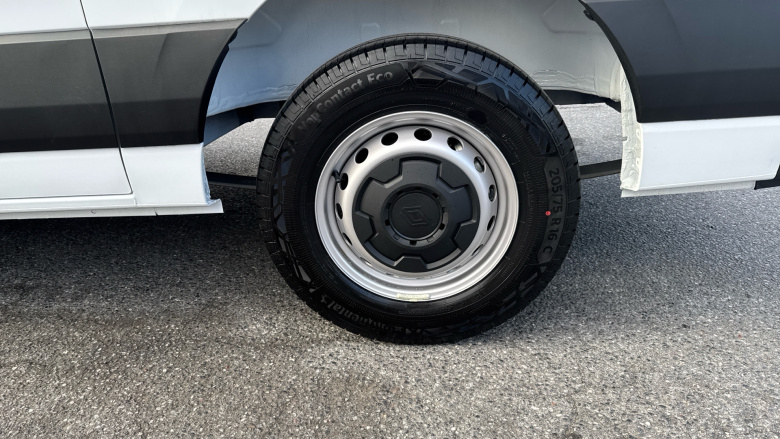 Renault Master Mwb Diesel Fwd MM35 Blue dCi 130 Advance Medium Roof Van